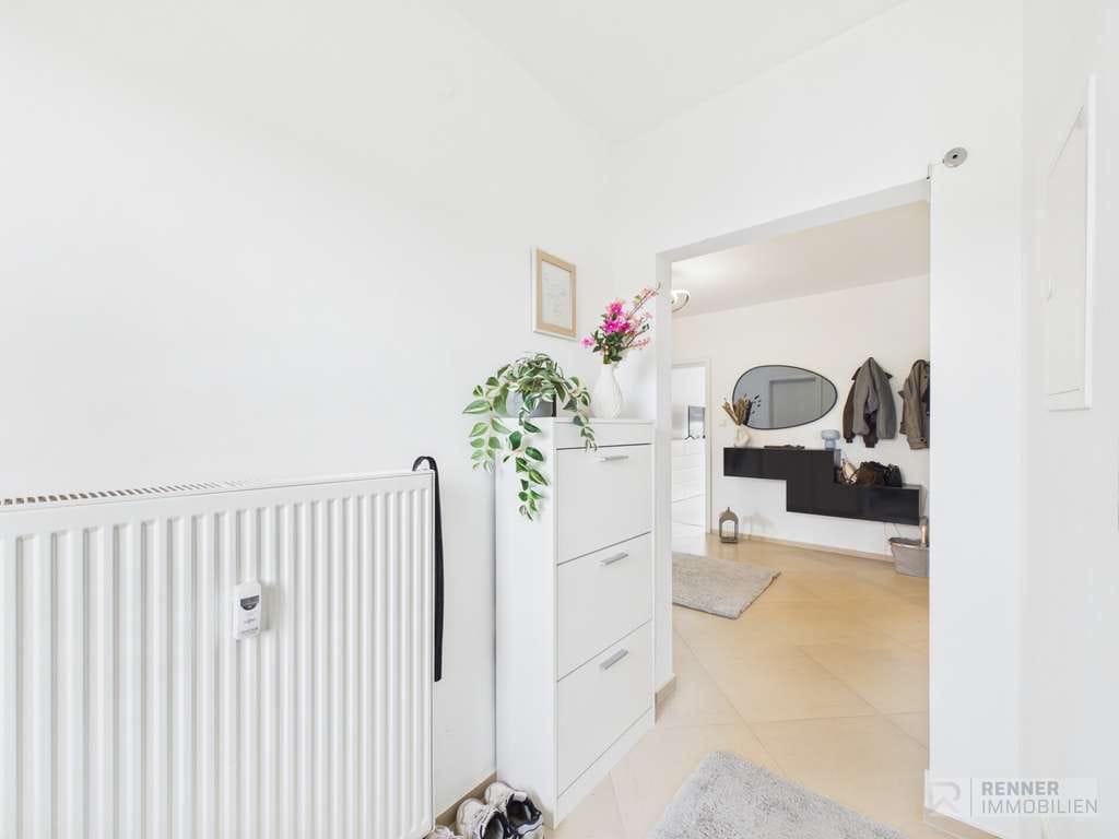 Immobilie in Rückersdorf - Ausblick über Rückersdorf gesucht? - 3 Zimmer Wohnung mit Balkon und groß geschnittenen Zimmern - Bild 1