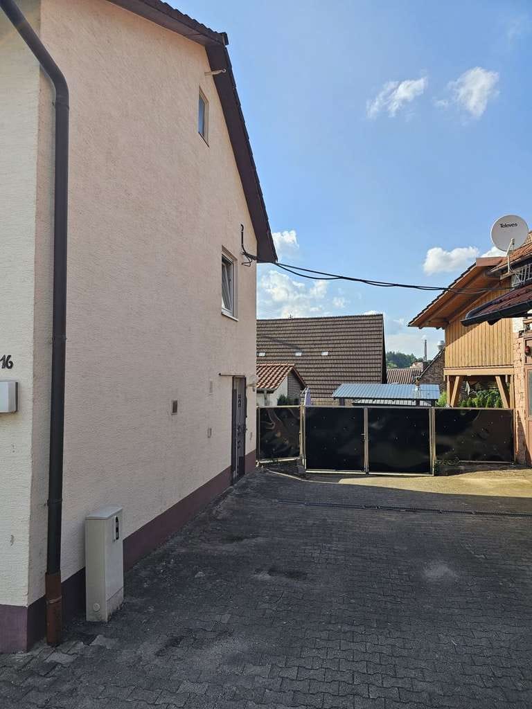 Immobilie in Birkenfeld - **Birkenfeld-Gräfenhausen**2-FH mit Scheune, großer Einfahrt, imposanter Außenanlage und Garten** - Bild 3