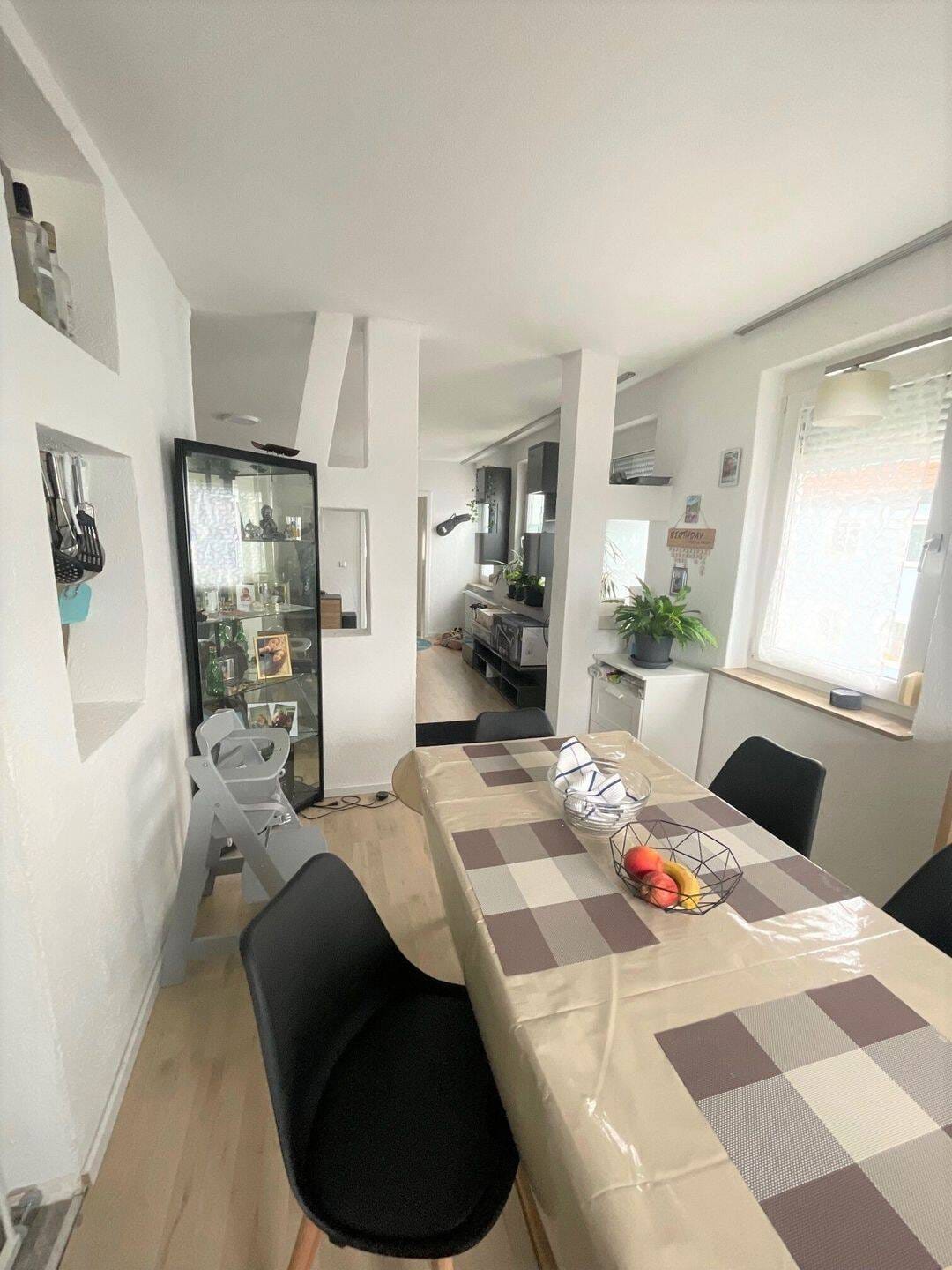 Immobilie in Ellwangen (Jagst) - Attraktives Wohnungspaket 2 Wohnungen in gefragter Lage von Ellwangen- Schrezheim in 3 Familienhaus - Bild 2