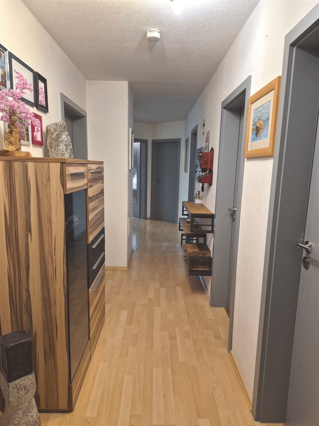 Immobilie in Eggenfelden - Schöne 4-Zi.-DG-WOHNUNG mit Balkon u. TG-Stellpl., Nähe Stadtplatz EGGENFELDEN (vermietet) - Bild 2