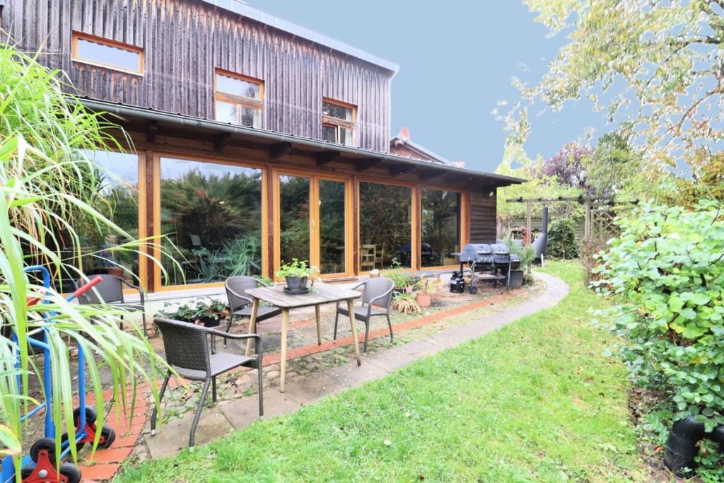 Immobilie in Rennau - Architektonisches Reihenhaus-Unikat mit Fernblick, mitten in der Natur – nur wenige Minuten zur A2 ! - Bild 1