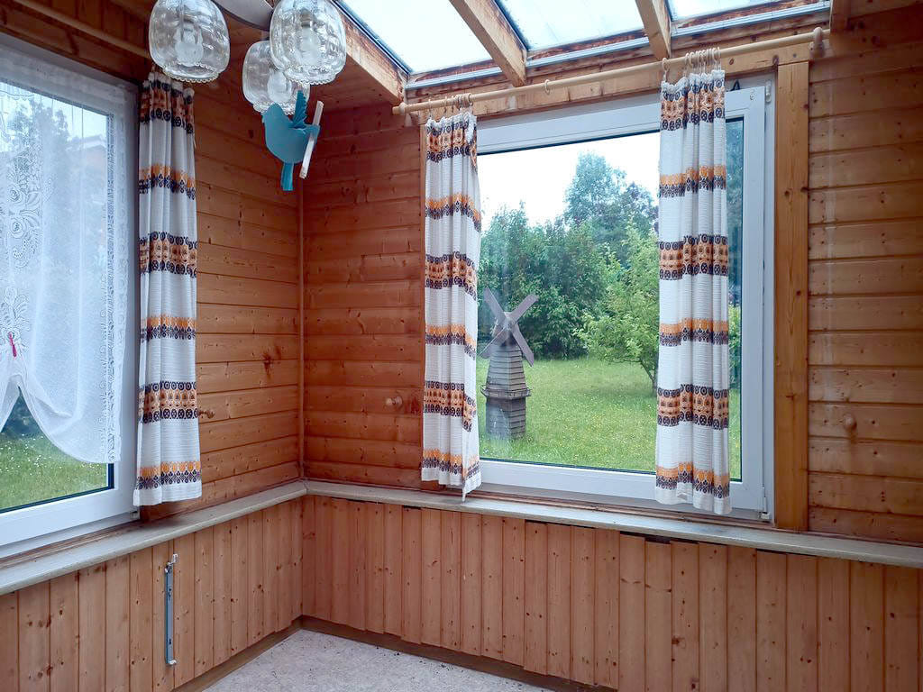 Immobilie in Bad Wildungen - 5-Zimmer-Einfamilienhaus mit sonniger Terrasse und elektr. Markise, Balkon, Wintergarten und Garage - Bild 2