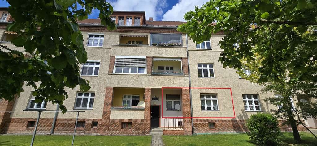 Immobilie in Hennigsdorf - Denkmalgeschützte Altbau EG-Wohnung mit viel Potenzial - Bild 0