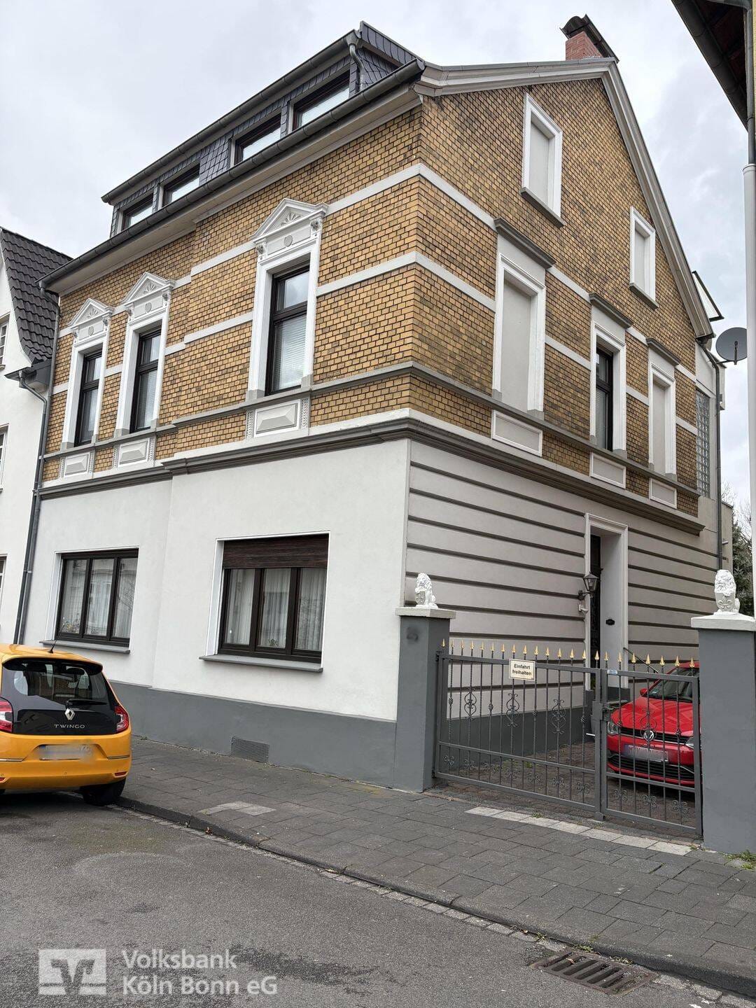 Immobilie in Bad Honnef - Bad Honnef-Zentral- Historisches Mehrfamilienhaus mit großem Grundstück als Kapitalanlage! - Bild 0