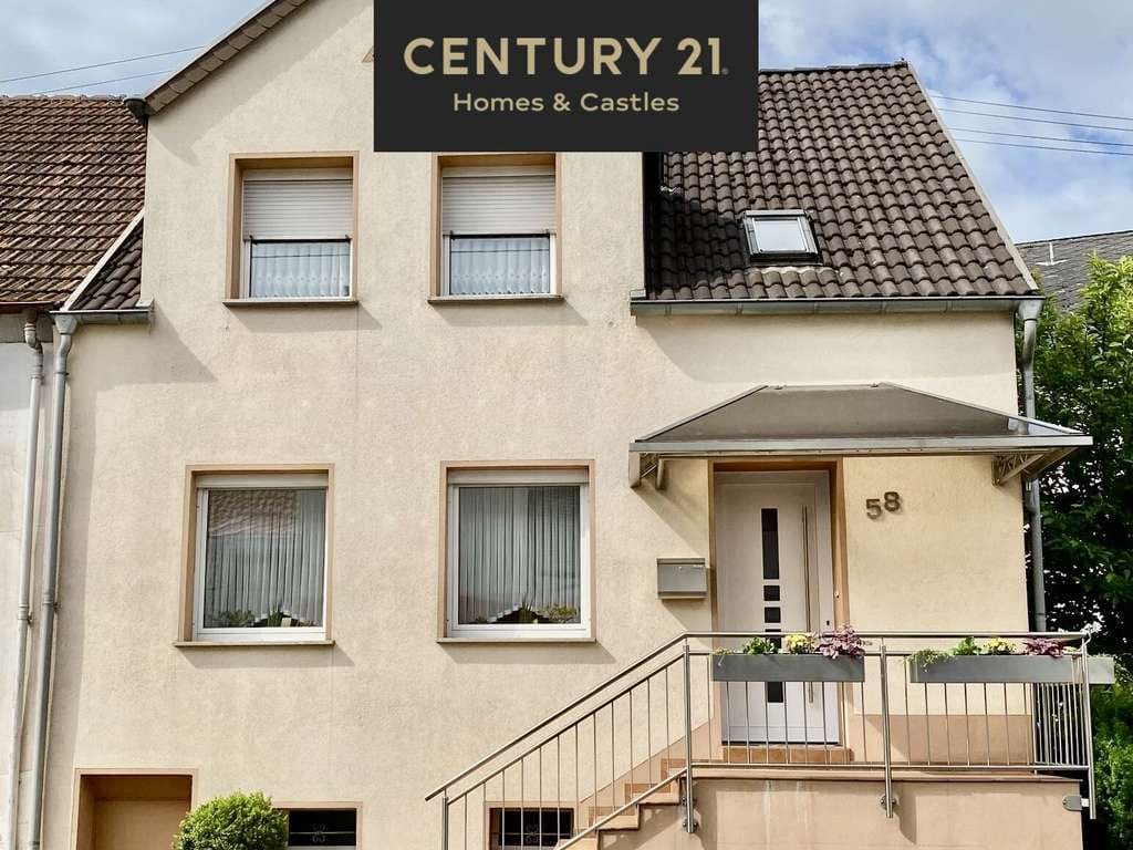 Immobilie in Lebach - Komfortables Einfamilienhaus mit idyllischem Garten, ausgebautem Dachboden und ohne Renovierungsstau - Bild 0