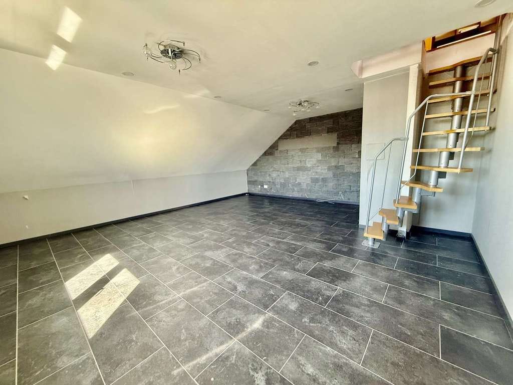 Immobilie in Hambrücken - Charmante 3-Zimmer-DG-Wohnung mit ausgebautem Dachstuhl - Bild 1