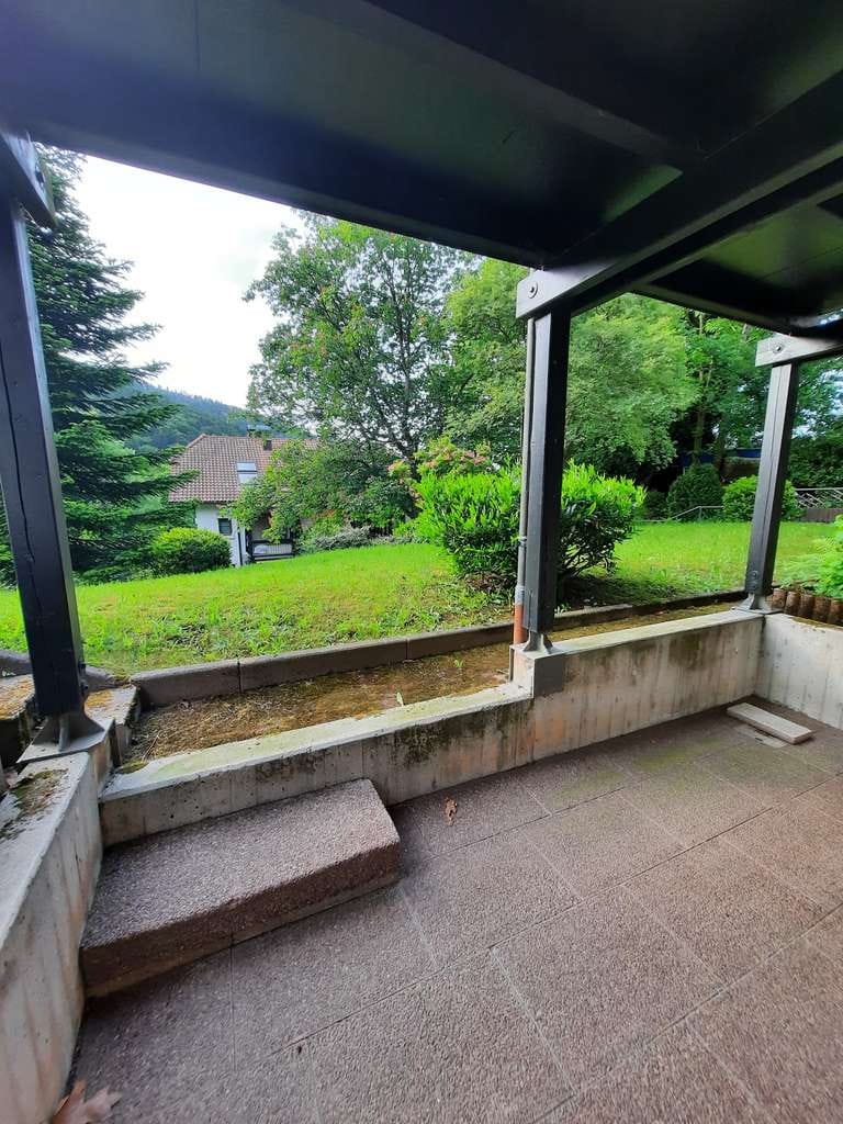 Immobilie in Bad Herrenalb - 1,5 Zimmerwohnung in Halbhöhenlage + Terrasse - Bild 2