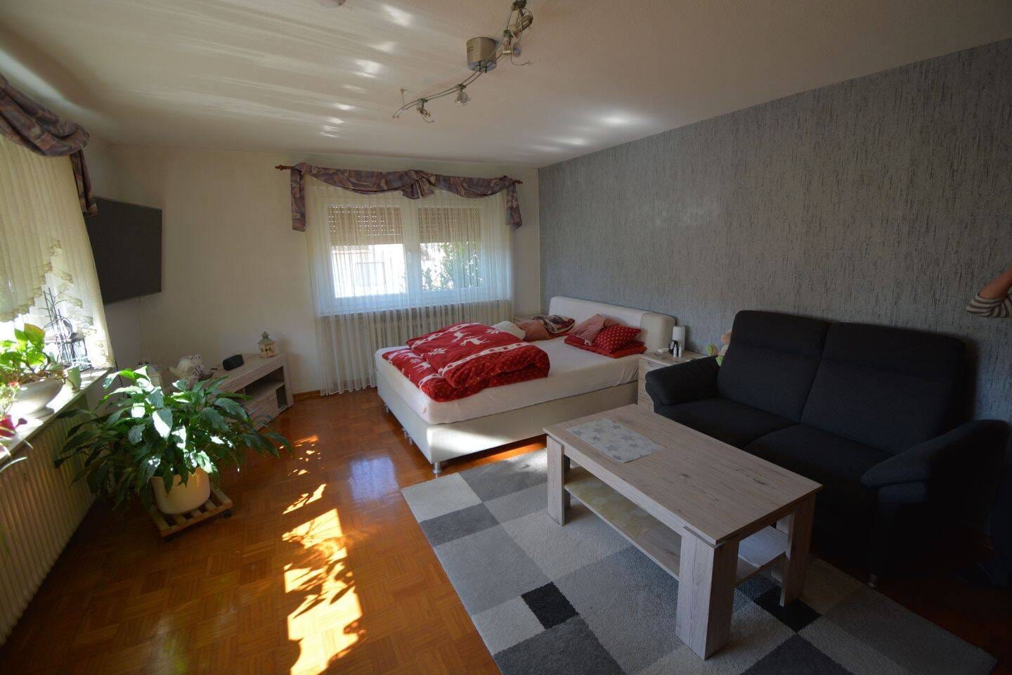 Immobilie in Wertheim - Geräumiges Mehrfamilienhaus mit Balkon und Garten in Mondfeld - Bild 3