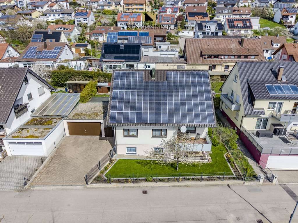 Immobilie in Wimsheim - Familienfreundliches frei stehendes Traumhaus mit ca. 294m² Wohnfläche, Doppelgarage und Garten. - Bild 3