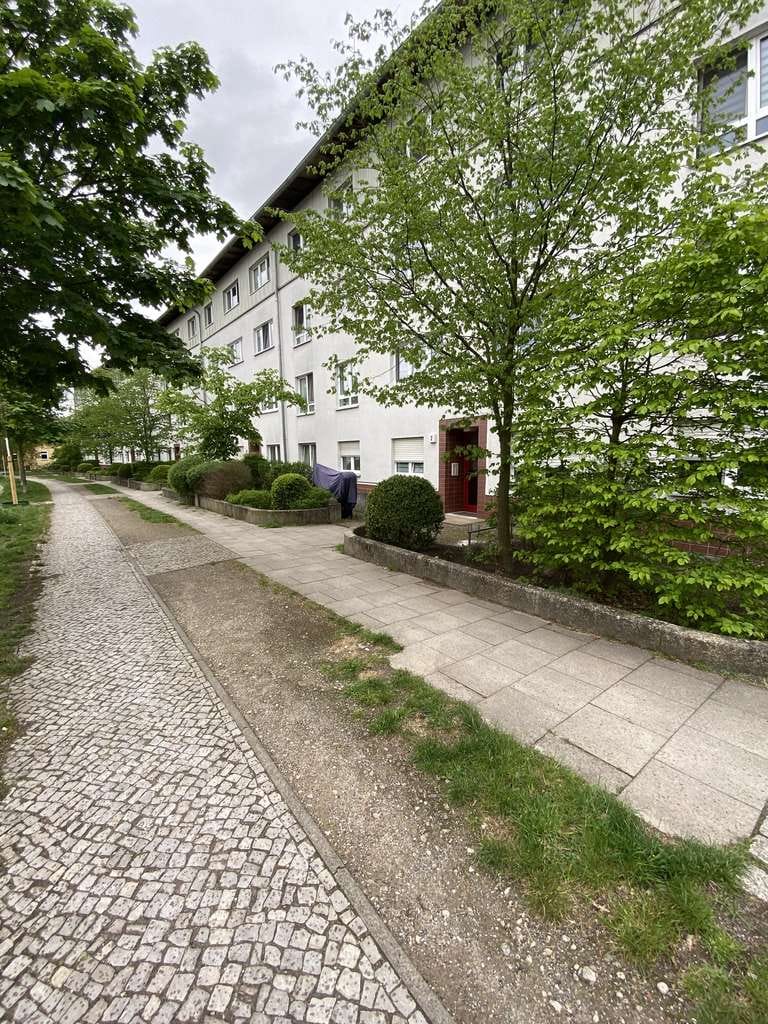 Immobilie in Teltow - Vermietete 3 Zimmer Wohnung mit Gartenanteil und Tiefgaragenplatz - Bild 0