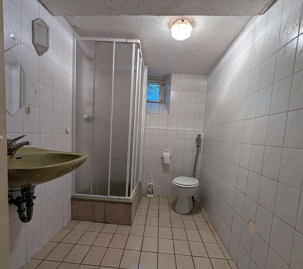 Immobilie in Obernbreit - Renovierungsbedürftiges 5-Zimmer Haus in Obernbreit - Bild 2