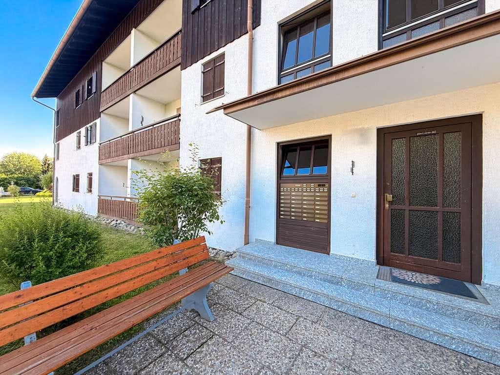 Immobilie in Oberreute - Ruhige Dachgeschosswohnung in Oberreute - Balkon, Abendsonne, Blick ins Grüne und TG-Stellplatz - Bild 2