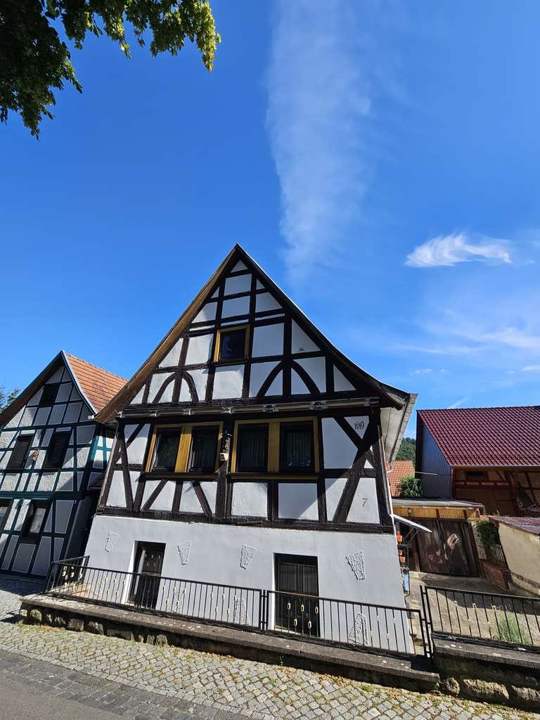 Immobilie in Südeichsfeld - Fachwerkhaus von 1619 in , Lengenfeld unterm Stein , zu verkaufen :) - Bild 0
