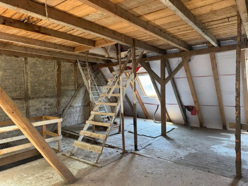 Immobilie in Rottenburg am Neckar - sanierungsbedürftiges Wohnhaus / altes Bauernhaus mit Scheune - Bild 2