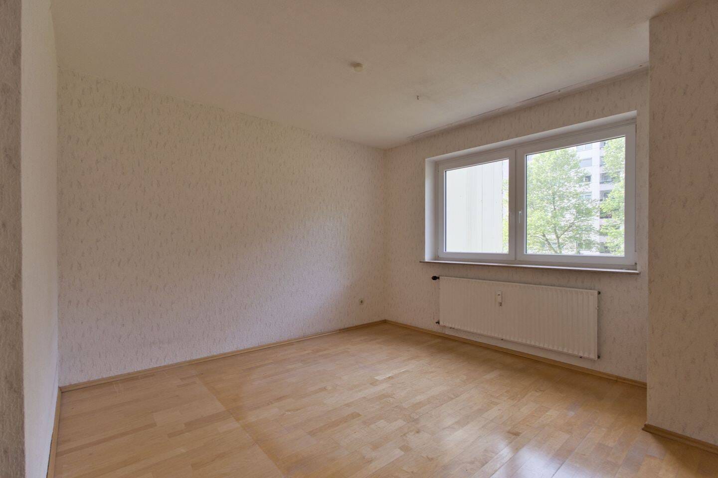 Immobilie in Hildesheim - Wohnen am Waldrand: 2,5-Zimmer-Wohnung mit Loggia und Garage - Bild 4