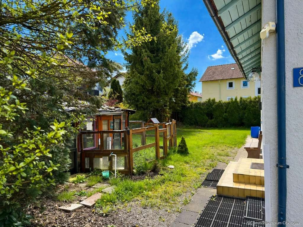 Immobilie in Altenmarkt an der Alz - Gelegenheit! Renovierungsbedürftiges Einfamilienhaus in ausgesprochen ruhiger Wohnlage von Altenmark - Bild 1