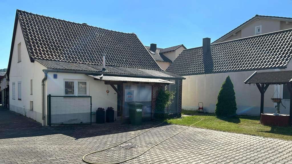 Immobilie in Schwandorf - Vielseitiges Objekt  mit Entwicklungspotenzial in ruhiger Lage - Bild 0