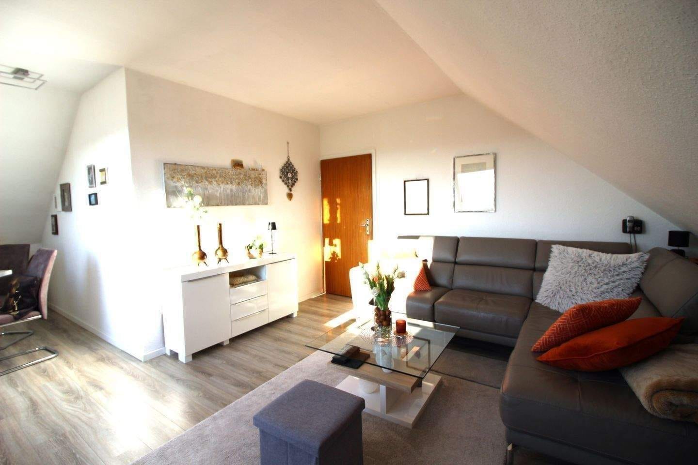 Immobilie in Hollern-Twielenfleth - Seltene Investment- & Projektgelegenheit: Großzügiges Entwicklungsgrundstück (ca 1.600 m²) mit 3 Wohneinheiten und ca. 730 m² Bauland im Alten Land! - Bild 2
