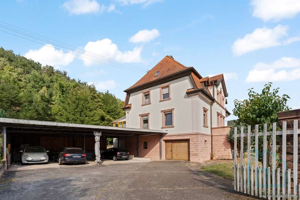 Immobilie in Lambrecht - Großzügige Fabrikantenvilla aus dem Jahr 1926 - Ein Zuhause mit Geschichte und Potenzial - Bild 3