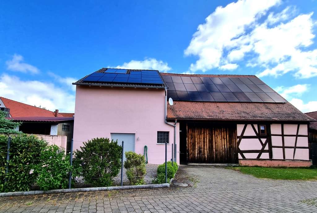 Immobilie in Strullendorf - Gepflegtes 2-Fam.-Haus mit Nebengebäuden - Bild 2