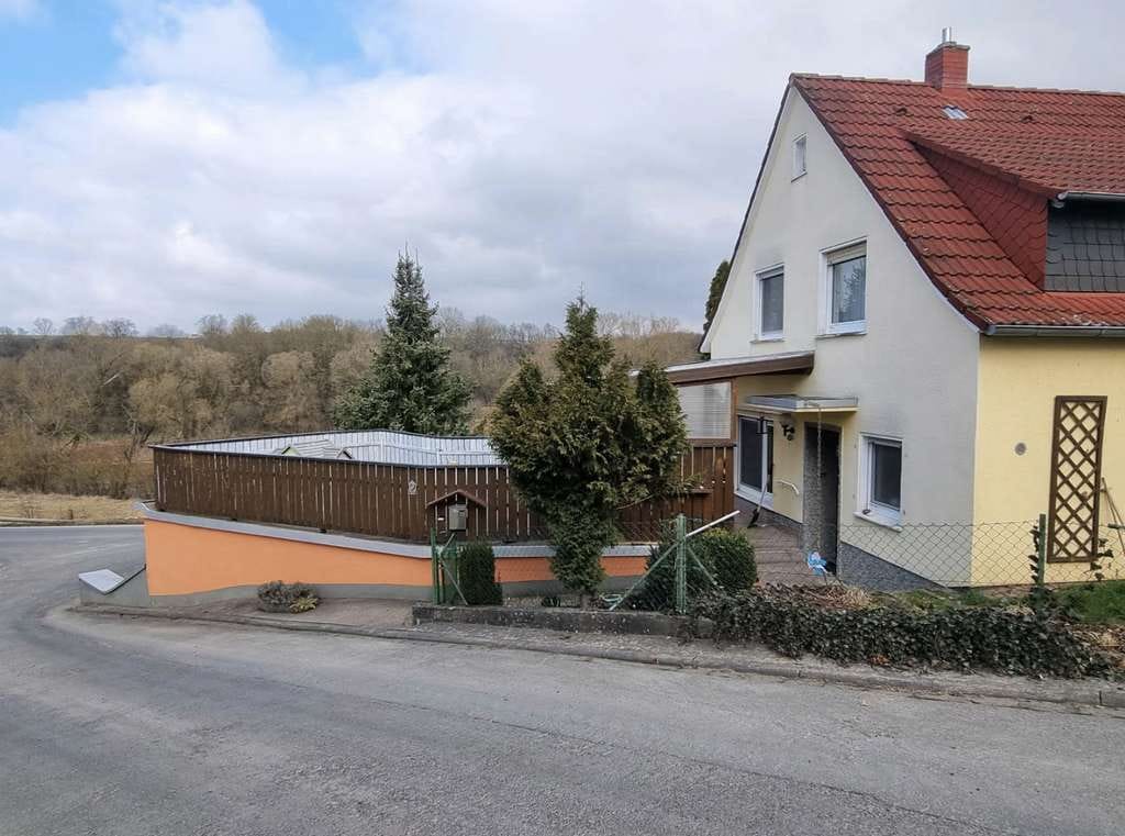 Immobilie in Hünfeld - DOPPELHAUSHÄLFTE MIT TOLLEM AUSBLICK AUFS GRÜNE - Bild 2