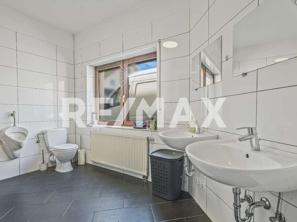 Immobilie in Lauchringen - RE/MAX: NEU IM ANGEBOT!!! - "HAUS IM HAUS" -  Vielseitig nutzbare  XXL-Maisonettewohnung - Bild 3