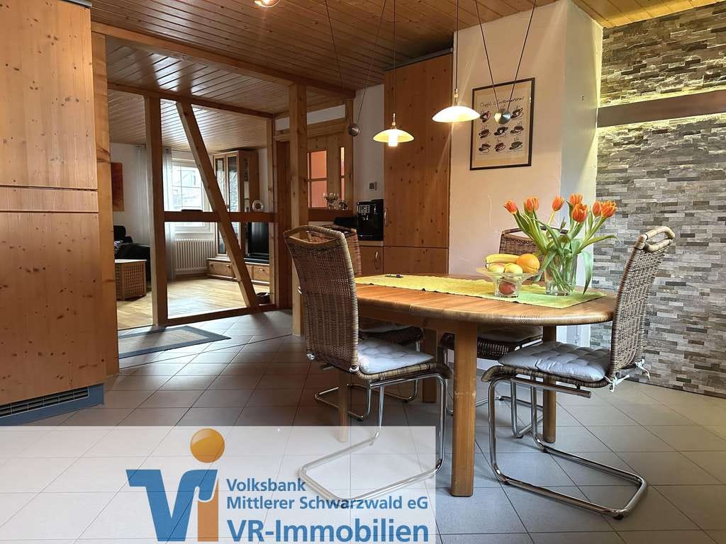 Immobilie in Triberg im Schwarzwald - Wohnen mit Weitblick: 4-Zimmer-Eigentumswohnung mit großer Terrasse in Triberg! - Bild 0