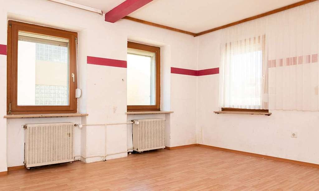 Immobilie in Neunkirchen - Viel Platz für Ideen! Zweifamilienhaus mit Scheune und großem Garten - Bild 1