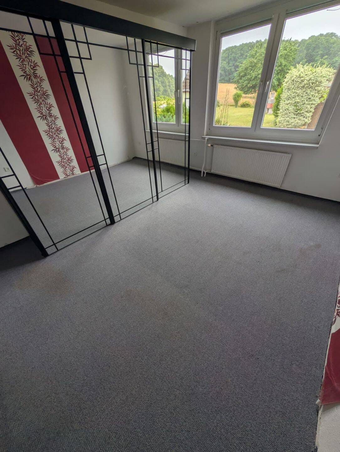Immobilie in Ruhner Berge - Traumlage mit Fernblick: Gepflegte DHH auf 929 m² Grundstück mit großem Potenzial - Bild 1