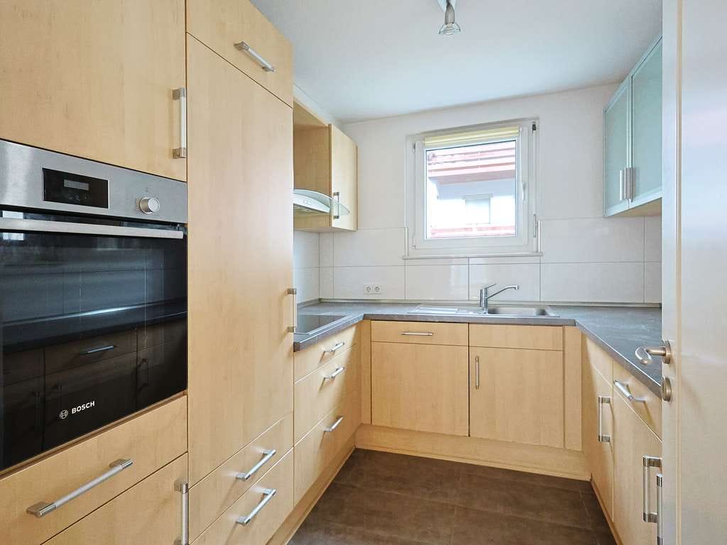 Immobilie in Nufringen - Moderne Doppelhaushälfte mit großem Balkon und überdachter Terrasse - Bild 3