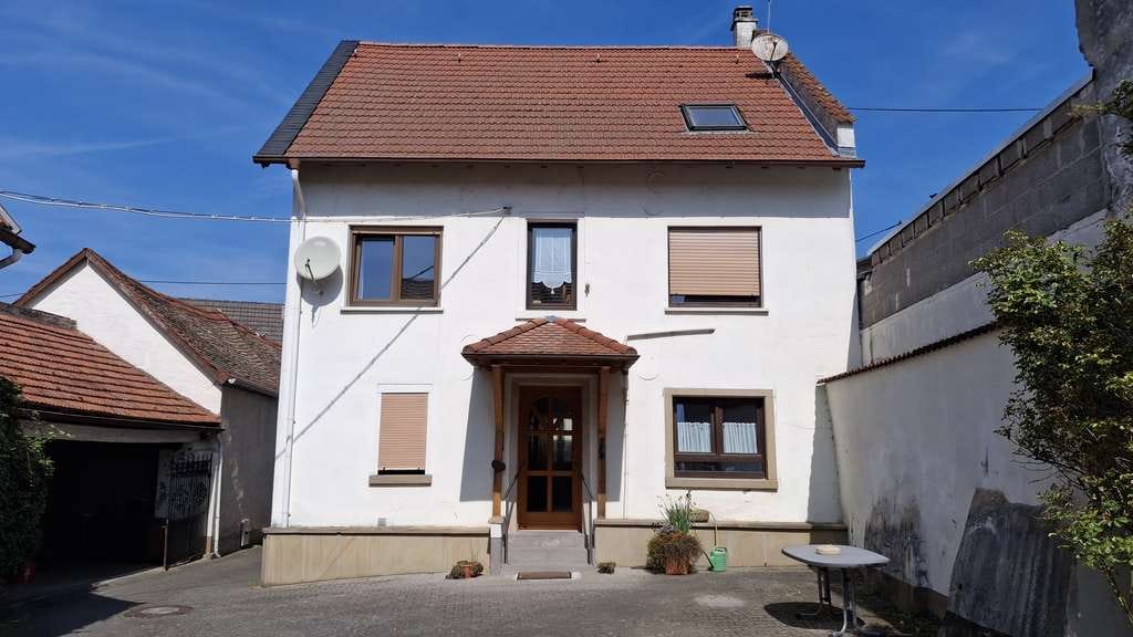Immobilie in Hillesheim - Bauernhaus mit Scheune und Nebengebäuden aus in Hillesheim - Bild 0