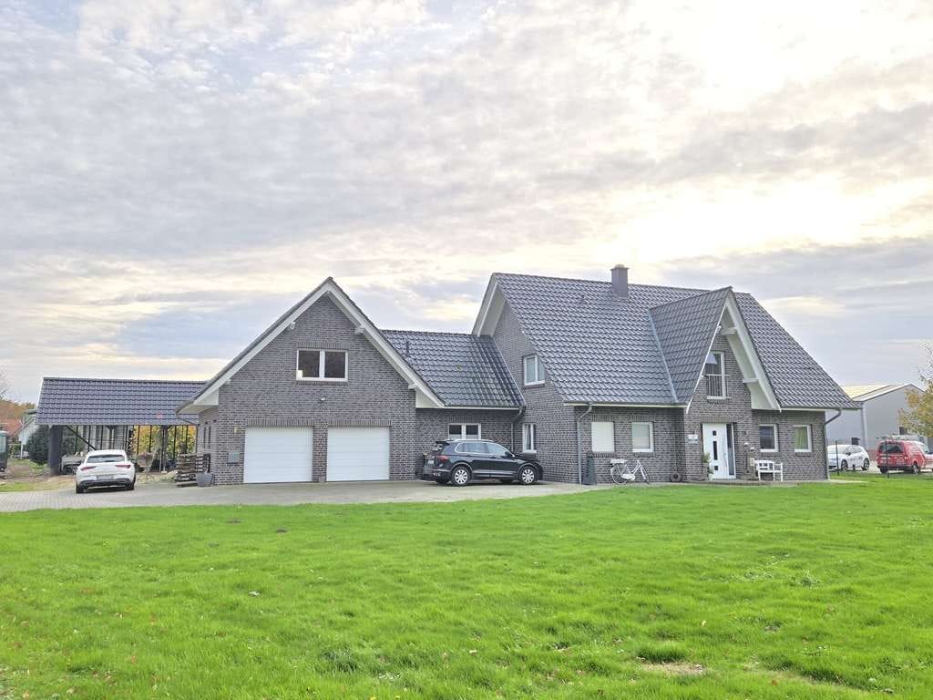 Immobilie in Goldenstedt - Wunderschönes Einfamilienhaus mit einer 500 qm großen Produktions- Lagerhalle auf einem 3700 qm groß - Bild 3