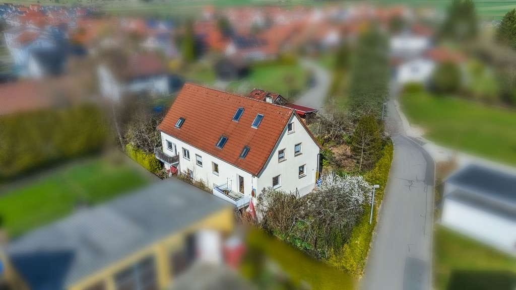 Immobilie in Münsingen - Wohnhaus mit Potenzial: zwei Doppelhaushälften in Münsingen - Bild 1