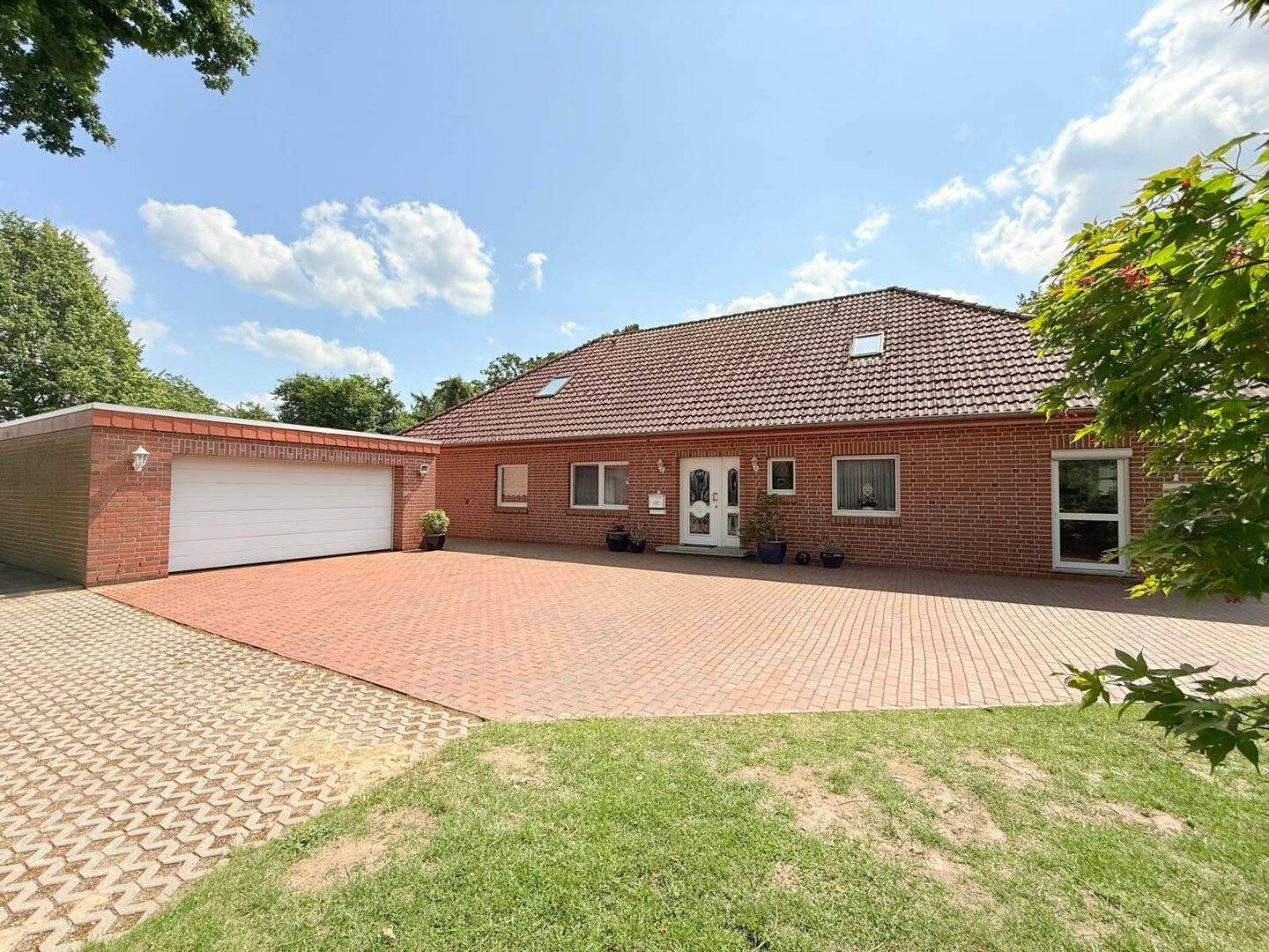 Immobilie in Syke - Wachendorf- grosser  Bungalow mit Einliegerwohnung/Gewerbe  zu verkaufen - Bild 0