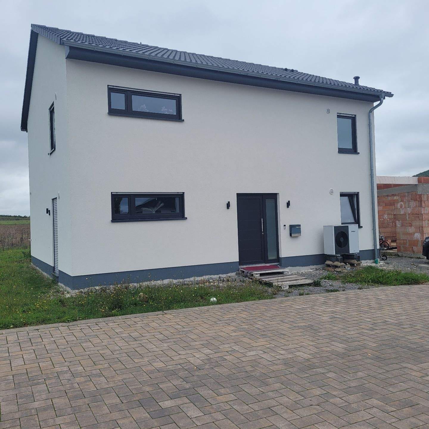 Immobilie in Elfershausen - Neuwertiges Einfamilienhaus in Elfershausen  - Bild 1