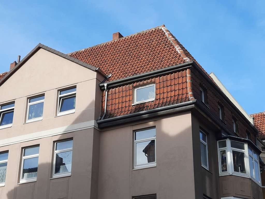 Immobilie in Hildesheim - Mehrfamilienhaus mit 4 großzügigen Wohnungen und Ausbaureserve im Dachgeschoss - Bild 2