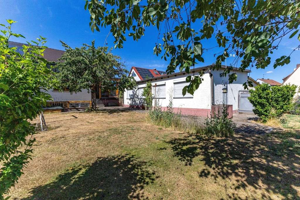 Immobilie in Cadolzburg - Zwei Wohneinheiten, unzählige Möglichkeiten – Open House am Sonntag, den 26.07.2026 um 11 Uhr - Bild 0