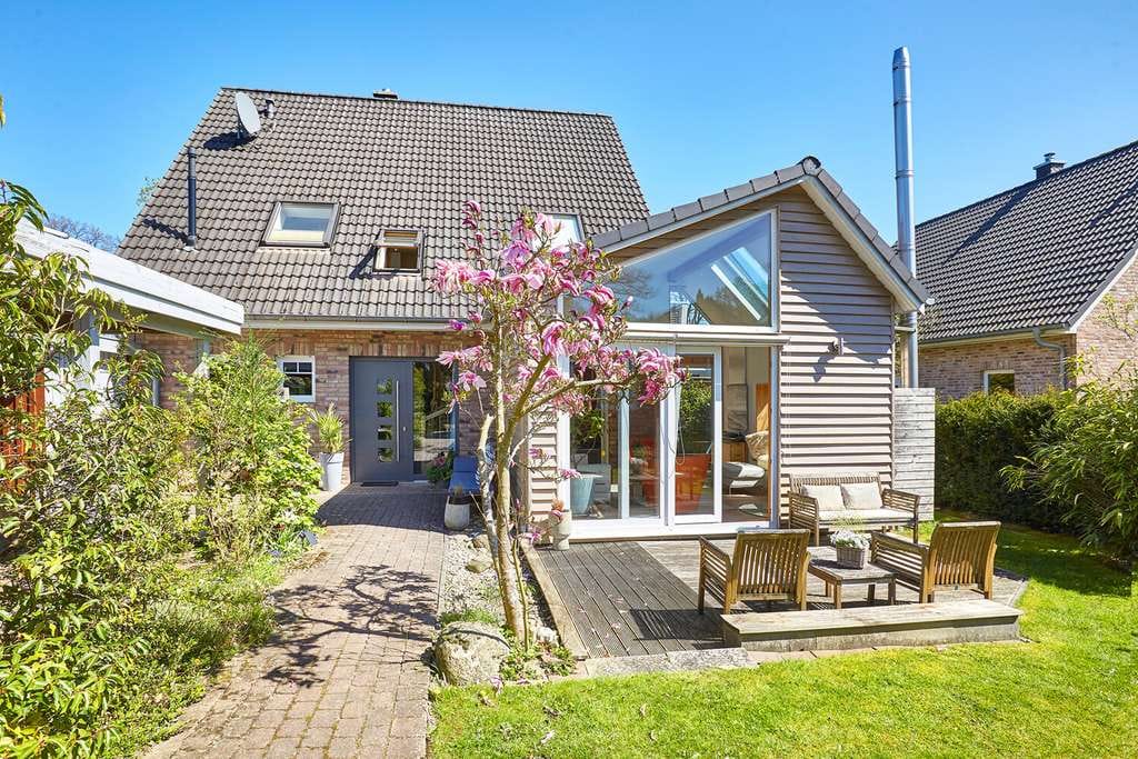 Immobilie in Hoisdorf - A Happy Hoisdorf Home - Bild 1
