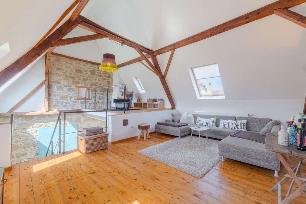 Immobilie in Kleinkarlbach - Charmantes ehemaliges Weingut mit mediterranem Innenhof, Pool, Sauna und moderner Technik - Bild 3