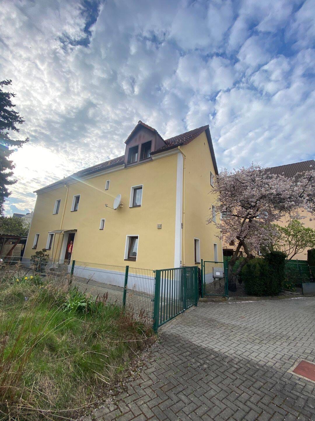 Immobilie in Freital - 2/3 Familienhaus mit Garage und Garten - Bild 3