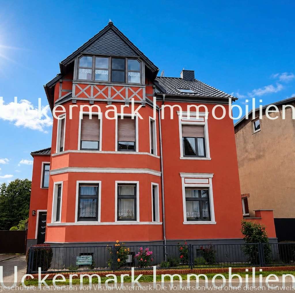 Immobilie in Lychen - Mehrfamilienhaus auf idyllischem Wassergrundstück in Lychen  - Bild 0