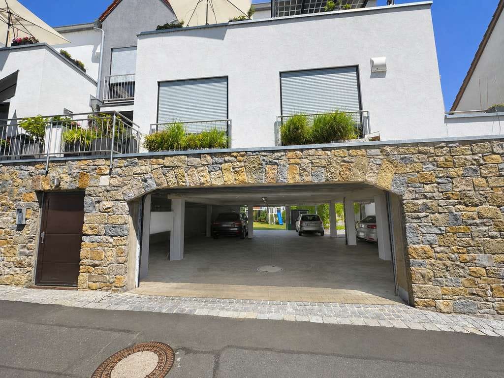 Immobilie in Eibelstadt - Moderne 3-Zimmer-Eigentumswohnung mit Balkon, Aufzug und Stellplatz im Herzen von Eibelstadt - Bild 3