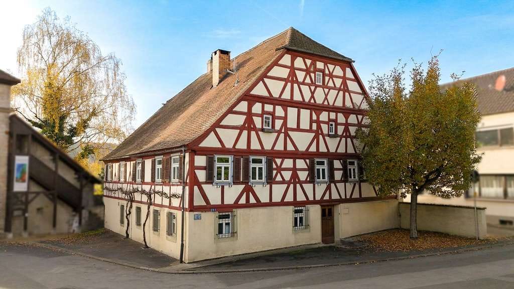 Immobilie in Sommerach - Baderhaus Sommerach 1561 – Denkmalschutz mit erstklassigen Abschreibungsvorteilen für Kapitalanleger - Bild 1