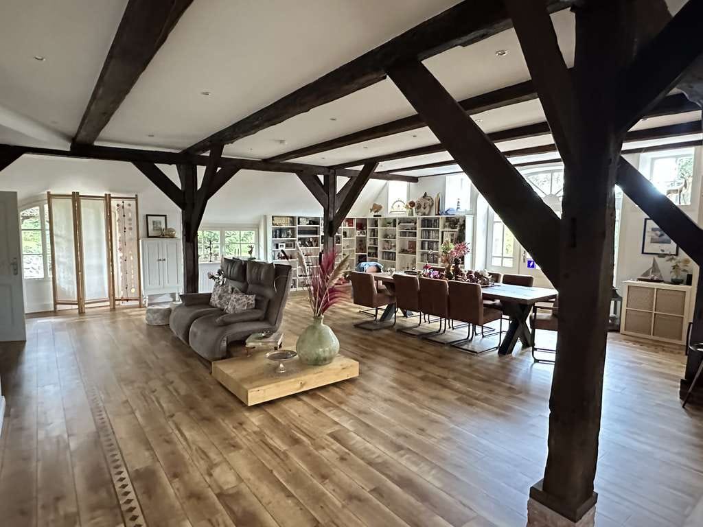 Immobilie in Jade - Exklusives Landhaus unter Reet mit gr. Remise, Werkstatt und Schwimmteich in Naturlage von Jade - Bild 2