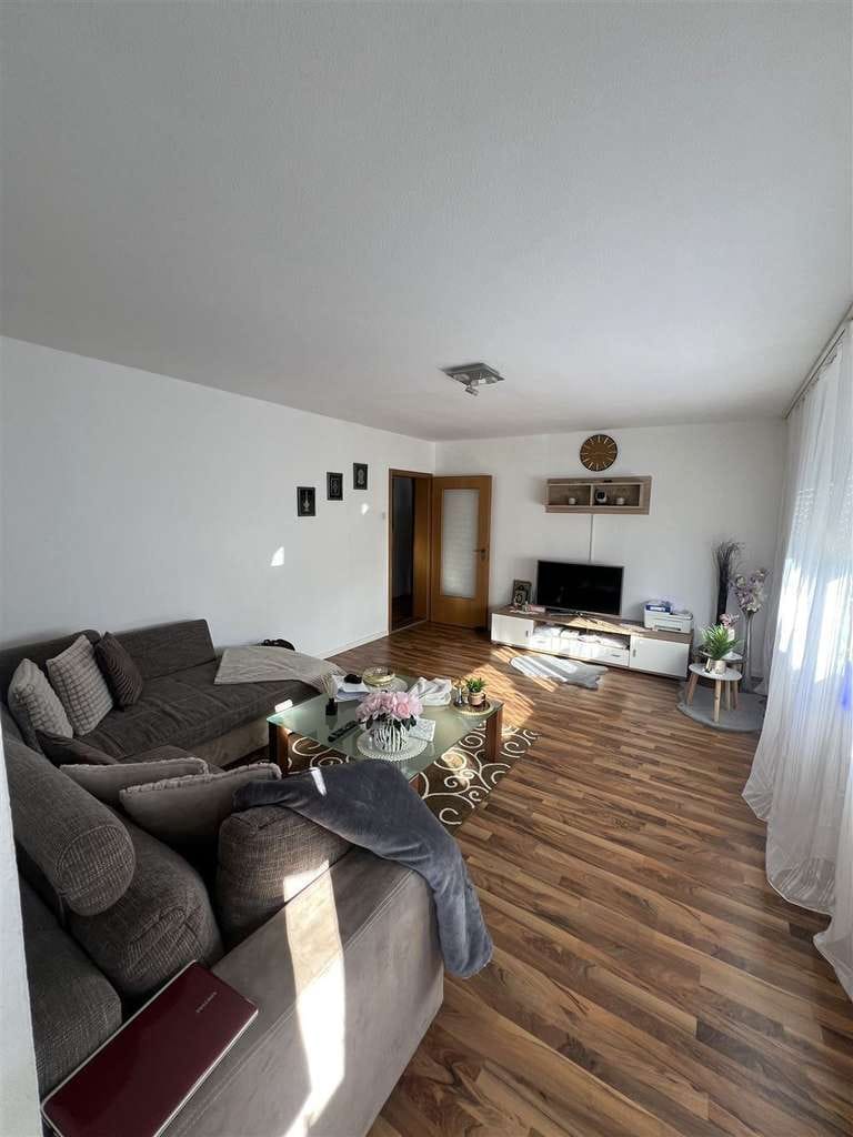 Immobilie in Ulm - Lichtdurchflutete 4-Zimmer-Stadtwohnung in ruhiger Lage – Ulm Mitte, mit Erbbaurecht - Bild 4
