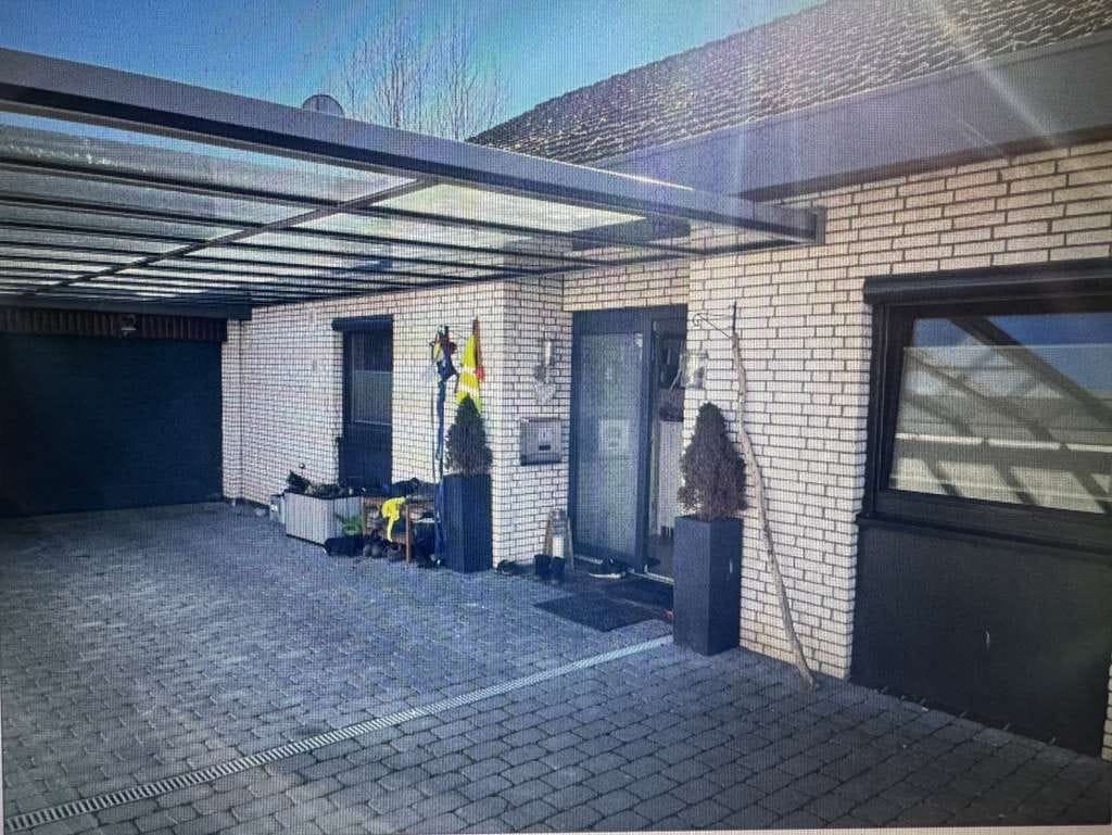 Immobilie in Stockelsdorf - Liebevoll saniertes Einfamilienhaus auch als Zweifamilienhaus nutzbar - Bild 0