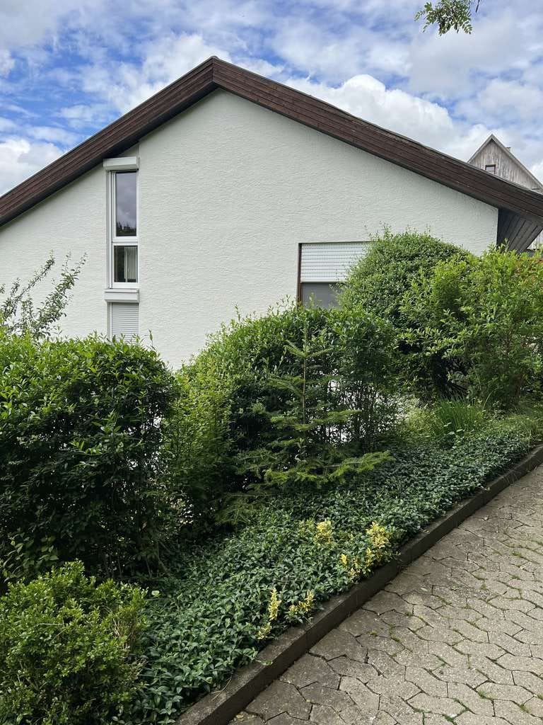 Immobilie in Zimmern ob Rottweil - großzügiges Wohnhaus in unverbaubarer Aussichtslage - Bild 1