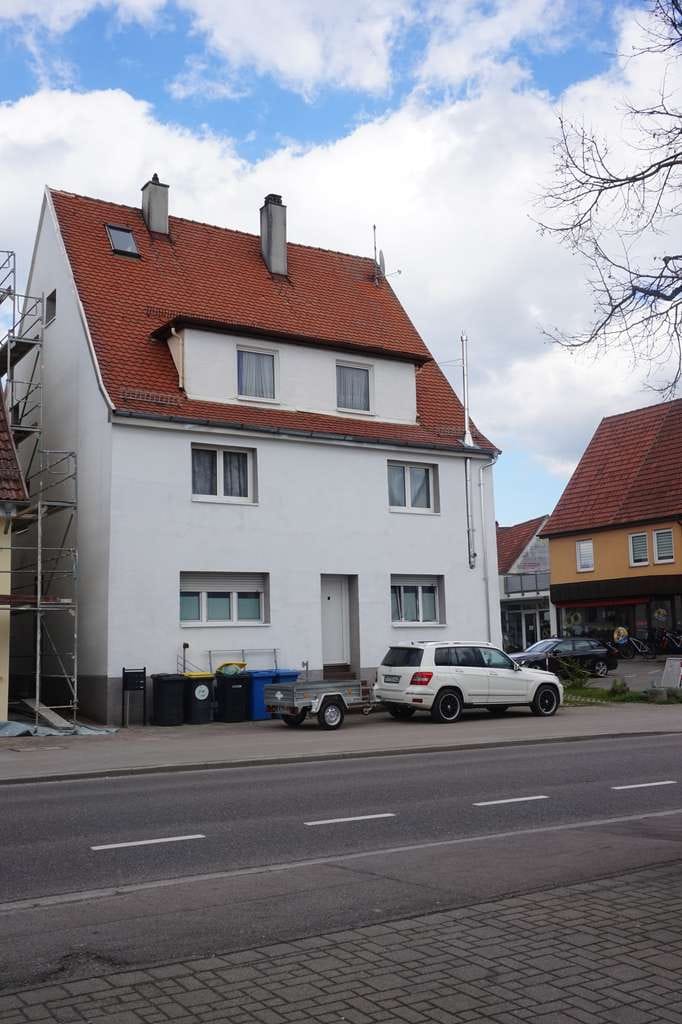 Immobilie in Trossingen - MFH -Kapitalanlage mit 3 Wohneinheiten u.  Stellplätzen - Bild 1