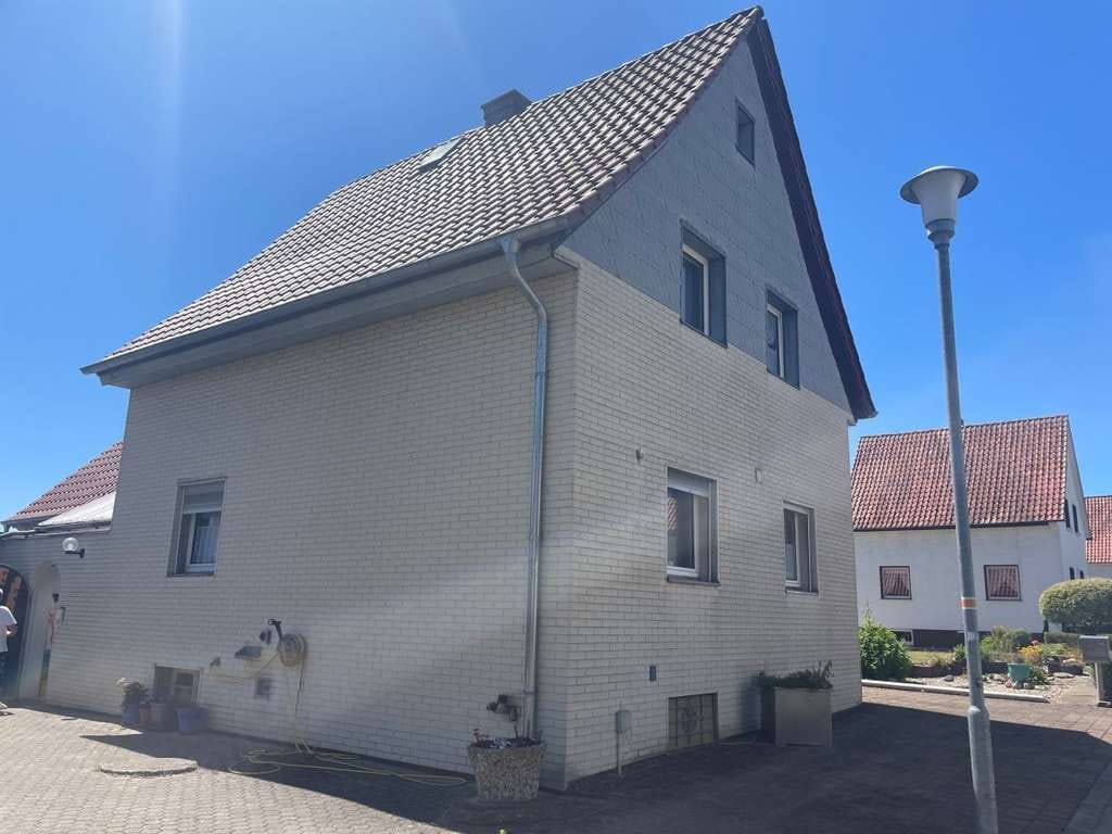 Immobilie in Bad Münder am Deister - Bad Münder, OT Hachmühlen, EFH mit großem Garten und Garagen - Bild 2
