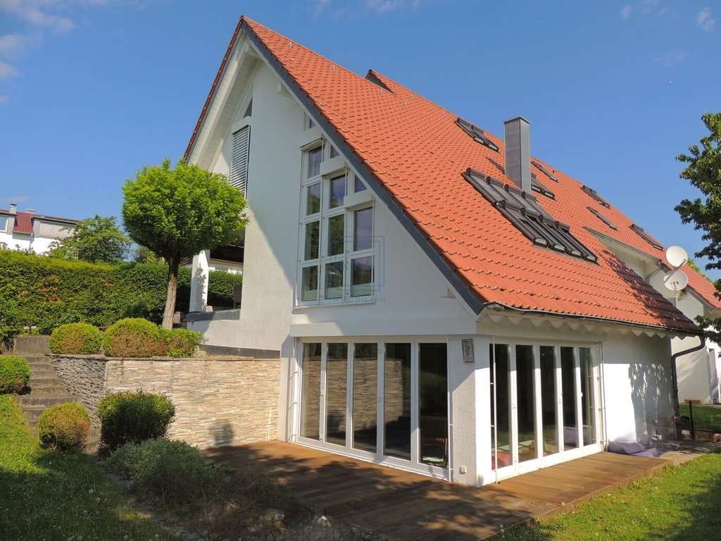 Immobilie in Bissingen an der Teck - "Ruhig gelegenes, hochwertiges Einfamilienhaus mit Villencharakter in Bissingen / Teck zu verkaufen" - Bild 0